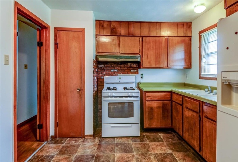 2569 ROZELLE ST, Memphis, Tennessee 38114, 3 Bedroom Bedrooms, 7 Room Rooms,1.1 BathroomBathrooms,Residential,For Sale,ROZELLE,0,10220487