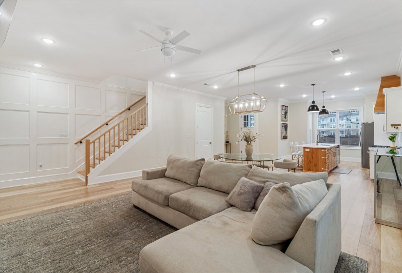 214 MCCOWAT ST, Jackson, Tennessee 38301-5272, 4 Bedrooms Bedrooms, 9 Rooms Rooms,2.1 BathroomsBathrooms,Residential,For Sale,MCCOWAT,10220493