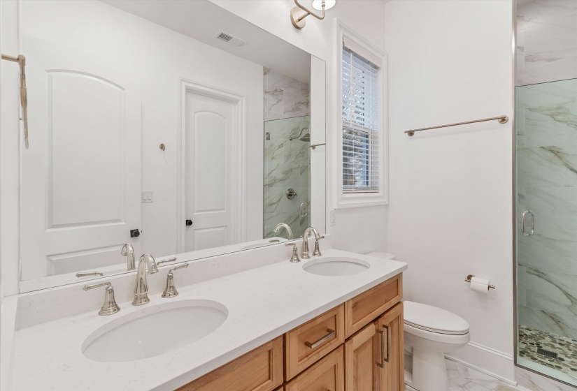 214 MCCOWAT ST, Jackson, Tennessee 38301-5272, 4 Bedrooms Bedrooms, 9 Rooms Rooms,2.1 BathroomsBathrooms,Residential,For Sale,MCCOWAT,10220493
