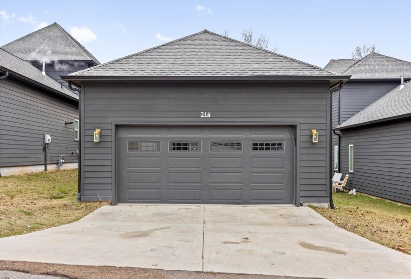 214 MCCOWAT ST, Jackson, Tennessee 38301-5272, 4 Bedrooms Bedrooms, 9 Rooms Rooms,2.1 BathroomsBathrooms,Residential,For Sale,MCCOWAT,10220493