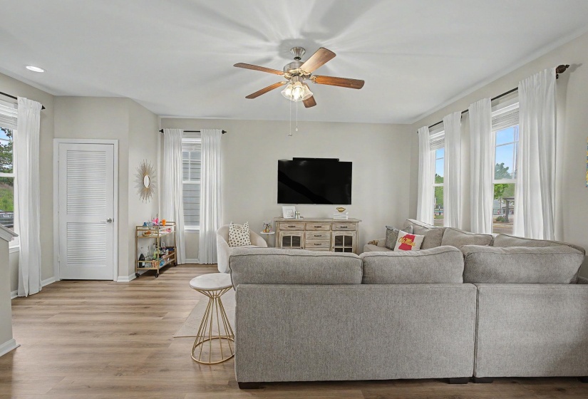 453 OLIVE BRANCH WAY, Oxford, Mississippi 38655, 4 Bedrooms Bedrooms, 8 Rooms Rooms,4.1 BathroomsBathrooms,Residential,For Sale,OLIVE BRANCH,10220500