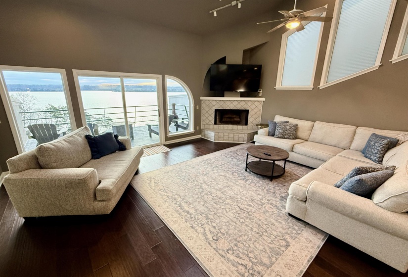 165 LAKESHORE LN, Counce, Tennessee 38326, 3 Bedrooms Bedrooms, 9 Rooms Rooms,3.1 BathroomsBathrooms,Residential,For Sale,LAKESHORE,10213316