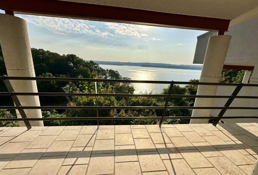 165 LAKESHORE LN, Counce, Tennessee 38326, 3 Bedrooms Bedrooms, 9 Rooms Rooms,3.1 BathroomsBathrooms,Residential,For Sale,LAKESHORE,10213316