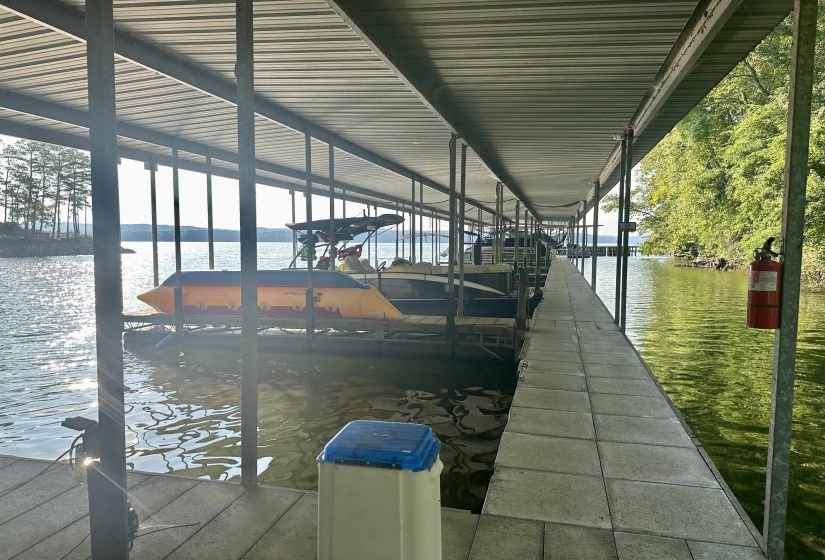 165 LAKESHORE LN, Counce, Tennessee 38326, 3 Bedrooms Bedrooms, 9 Rooms Rooms,3.1 BathroomsBathrooms,Residential,For Sale,LAKESHORE,10213316