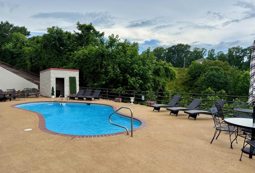 165 LAKESHORE LN, Counce, Tennessee 38326, 3 Bedrooms Bedrooms, 9 Rooms Rooms,3.1 BathroomsBathrooms,Residential,For Sale,LAKESHORE,10213316