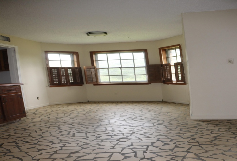 3641 RALEIGH-MILLINGTON RD, Memphis, Tennessee 38128, 4 Bedrooms Bedrooms, 8 Rooms Rooms,2.1 BathroomsBathrooms,Residential,For Sale,RALEIGH-MILLINGTON,10220506