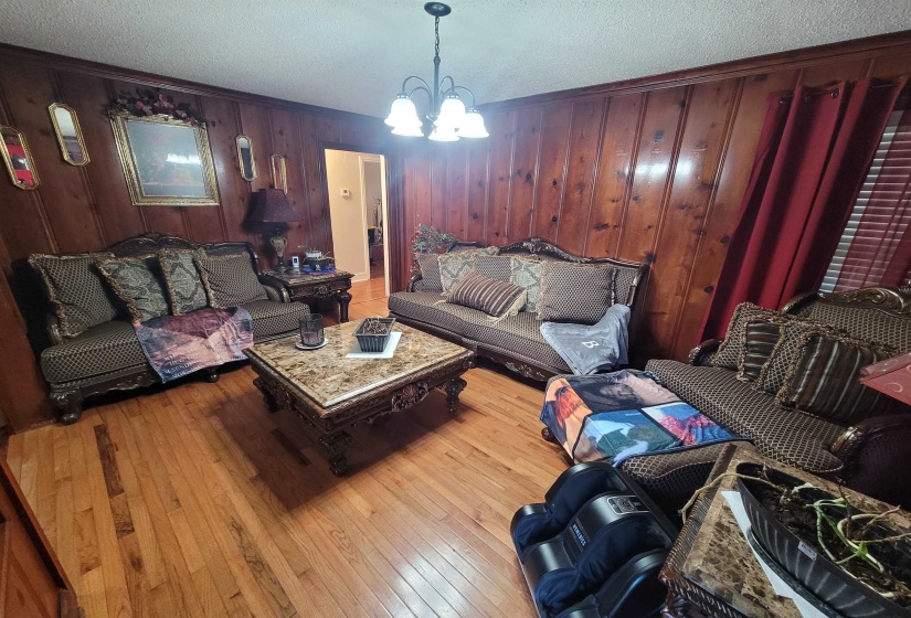 4033 REENIE AVE, Memphis, Tennessee 38128, 3 Bedroom Bedrooms, 5 Room Rooms,1 BathroomBathrooms,Residential,For Sale,REENIE,0,10220508