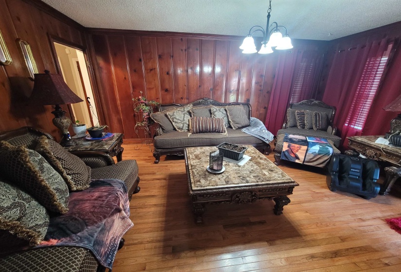 4033 REENIE AVE, Memphis, Tennessee 38128, 3 Bedroom Bedrooms, 5 Room Rooms,1 BathroomBathrooms,Residential,For Sale,REENIE,0,10220508
