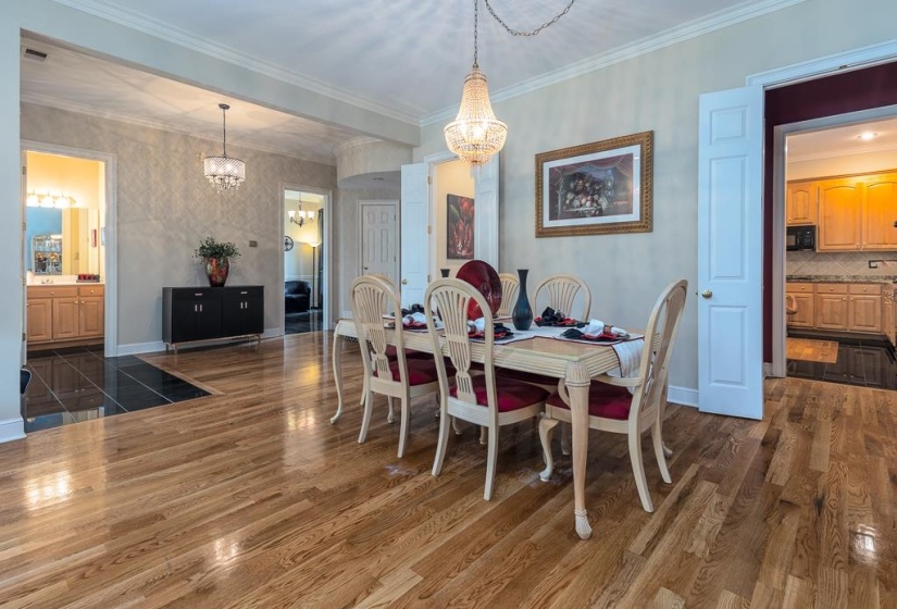 100 FOUNDERS LN, Memphis, Tennessee 38103, 4 Bedrooms Bedrooms, 7 Rooms Rooms,3.1 BathroomsBathrooms,Residential,For Sale,FOUNDERS,10220521