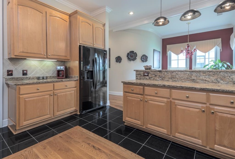 100 FOUNDERS LN, Memphis, Tennessee 38103, 4 Bedrooms Bedrooms, 7 Rooms Rooms,3.1 BathroomsBathrooms,Residential,For Sale,FOUNDERS,10220521