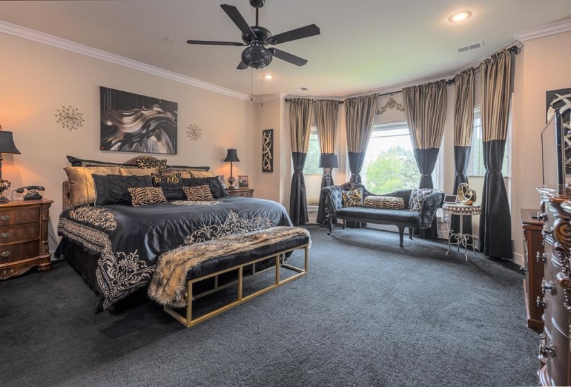 100 FOUNDERS LN, Memphis, Tennessee 38103, 4 Bedrooms Bedrooms, 7 Rooms Rooms,3.1 BathroomsBathrooms,Residential,For Sale,FOUNDERS,10220521