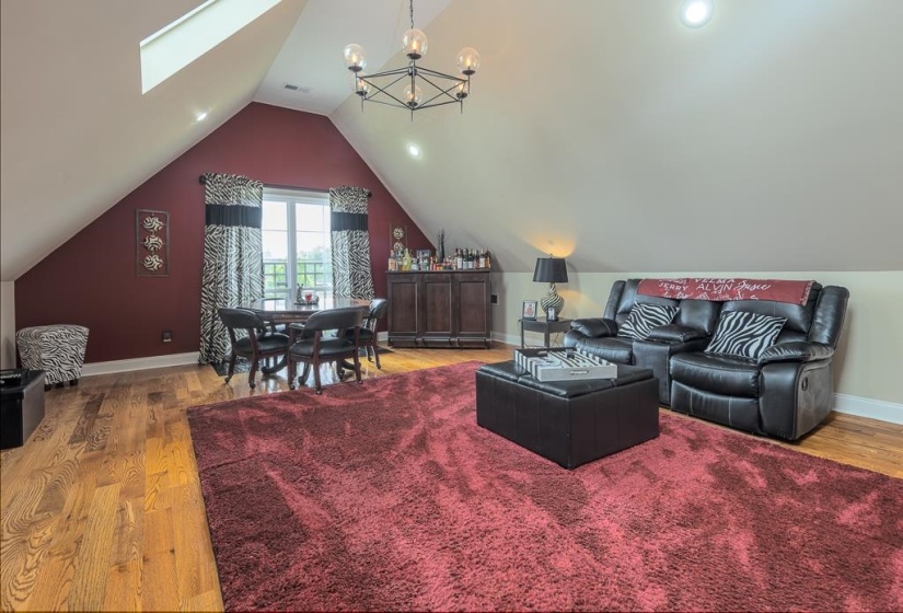 100 FOUNDERS LN, Memphis, Tennessee 38103, 4 Bedrooms Bedrooms, 7 Rooms Rooms,3.1 BathroomsBathrooms,Residential,For Sale,FOUNDERS,10220521