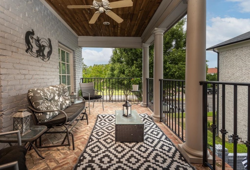 100 FOUNDERS LN, Memphis, Tennessee 38103, 4 Bedrooms Bedrooms, 7 Rooms Rooms,3.1 BathroomsBathrooms,Residential,For Sale,FOUNDERS,10220521
