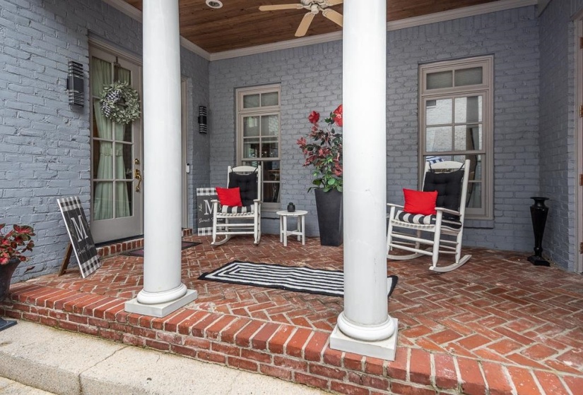 100 FOUNDERS LN, Memphis, Tennessee 38103, 4 Bedrooms Bedrooms, 7 Rooms Rooms,3.1 BathroomsBathrooms,Residential,For Sale,FOUNDERS,10220521