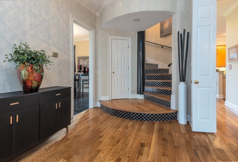 100 FOUNDERS LN, Memphis, Tennessee 38103, 4 Bedrooms Bedrooms, 7 Rooms Rooms,3.1 BathroomsBathrooms,Residential,For Sale,FOUNDERS,10220521