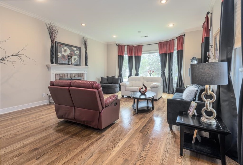 100 FOUNDERS LN, Memphis, Tennessee 38103, 4 Bedrooms Bedrooms, 7 Rooms Rooms,3.1 BathroomsBathrooms,Residential,For Sale,FOUNDERS,10220521