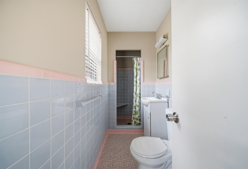 1305 CHERRY RD, Memphis, Tennessee 38117, 4 Bedroom Bedrooms, 7 Room Rooms,2.1 BathroomBathrooms,Residential,For Sale,CHERRY,0,10220525