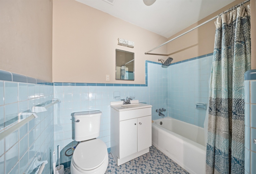 1305 CHERRY RD, Memphis, Tennessee 38117, 4 Bedroom Bedrooms, 7 Room Rooms,2.1 BathroomBathrooms,Residential,For Sale,CHERRY,0,10220525