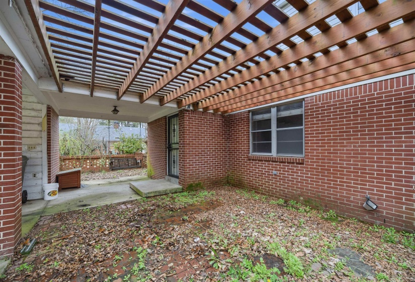 1305 CHERRY RD, Memphis, Tennessee 38117, 4 Bedroom Bedrooms, 7 Room Rooms,2.1 BathroomBathrooms,Residential,For Sale,CHERRY,0,10220525