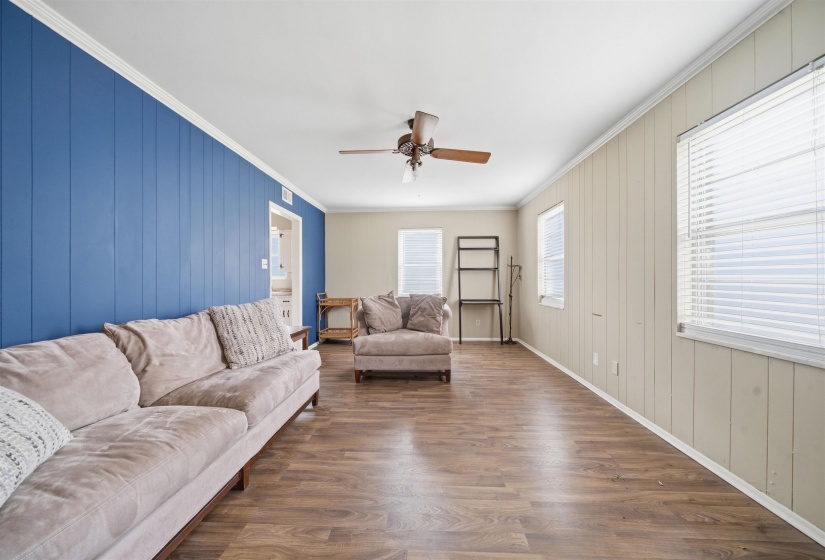 1305 CHERRY RD, Memphis, Tennessee 38117, 4 Bedroom Bedrooms, 7 Room Rooms,2.1 BathroomBathrooms,Residential,For Sale,CHERRY,0,10220525