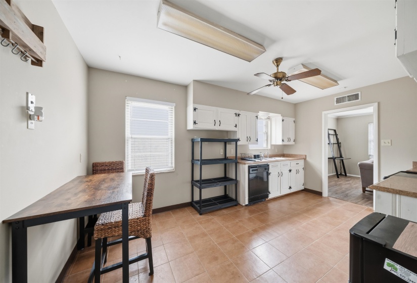 1305 CHERRY RD, Memphis, Tennessee 38117, 4 Bedroom Bedrooms, 7 Room Rooms,2.1 BathroomBathrooms,Residential,For Sale,CHERRY,0,10220525