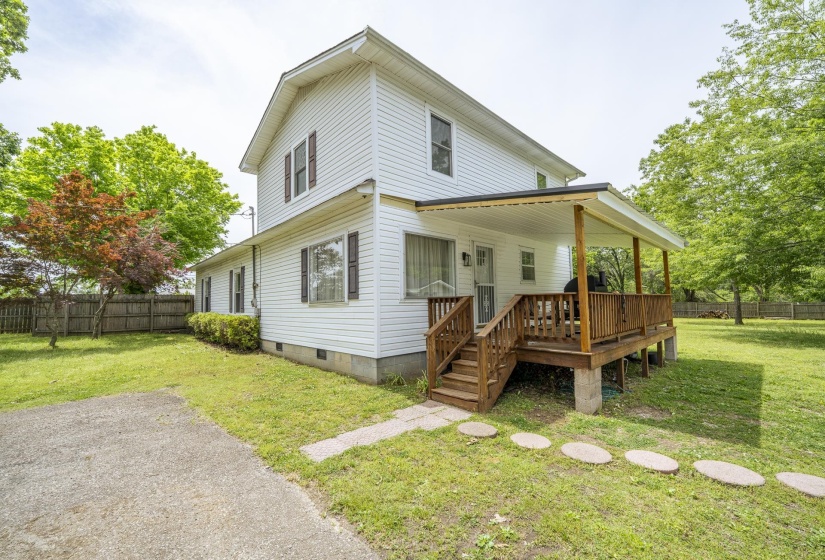 715 PINHOOK DR, Savannah, Tennessee 38372, 3 Bedrooms Bedrooms, 8 Rooms Rooms,2 BathroomsBathrooms,Residential,For Sale,PINHOOK,10220531