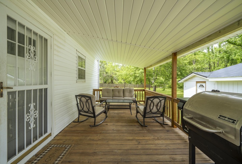 715 PINHOOK DR, Savannah, Tennessee 38372, 3 Bedrooms Bedrooms, 8 Rooms Rooms,2 BathroomsBathrooms,Residential,For Sale,PINHOOK,10220531