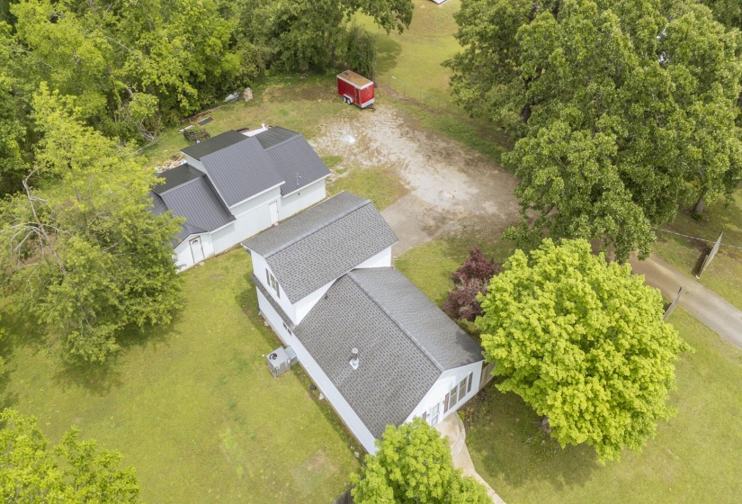 715 PINHOOK DR, Savannah, Tennessee 38372, 3 Bedrooms Bedrooms, 8 Rooms Rooms,2 BathroomsBathrooms,Residential,For Sale,PINHOOK,10220531