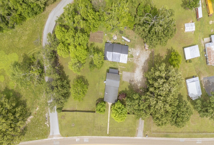 715 PINHOOK DR, Savannah, Tennessee 38372, 3 Bedrooms Bedrooms, 8 Rooms Rooms,2 BathroomsBathrooms,Residential,For Sale,PINHOOK,10220531