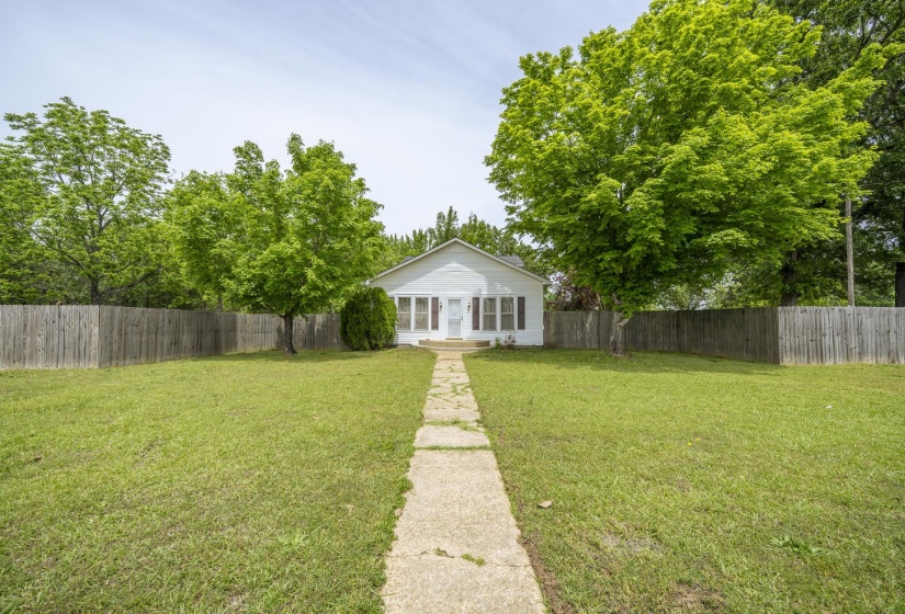 715 PINHOOK DR, Savannah, Tennessee 38372, 3 Bedrooms Bedrooms, 8 Rooms Rooms,2 BathroomsBathrooms,Residential,For Sale,PINHOOK,10220531