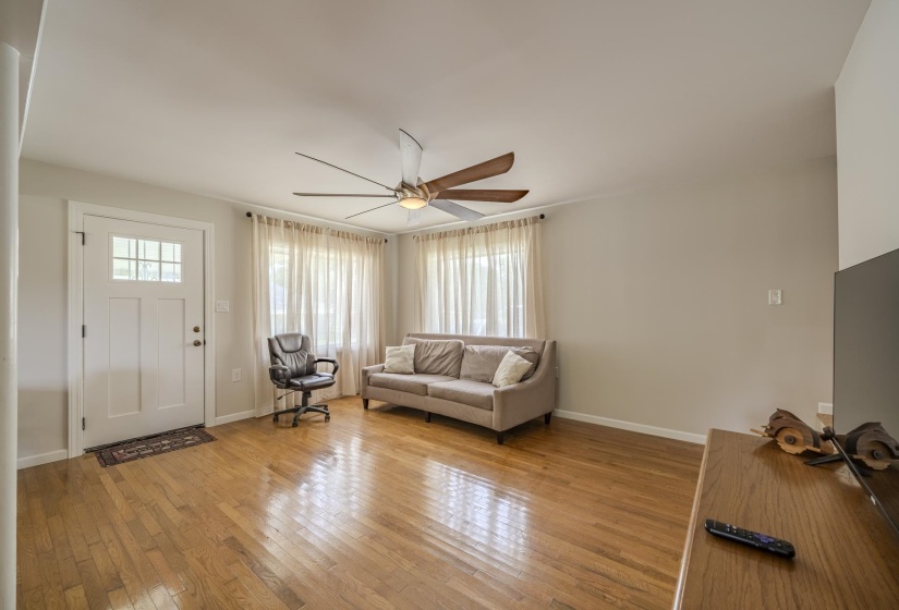 715 PINHOOK DR, Savannah, Tennessee 38372, 3 Bedrooms Bedrooms, 8 Rooms Rooms,2 BathroomsBathrooms,Residential,For Sale,PINHOOK,10220531