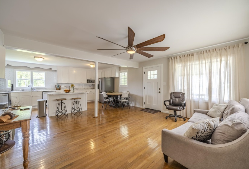 715 PINHOOK DR, Savannah, Tennessee 38372, 3 Bedrooms Bedrooms, 8 Rooms Rooms,2 BathroomsBathrooms,Residential,For Sale,PINHOOK,10220531