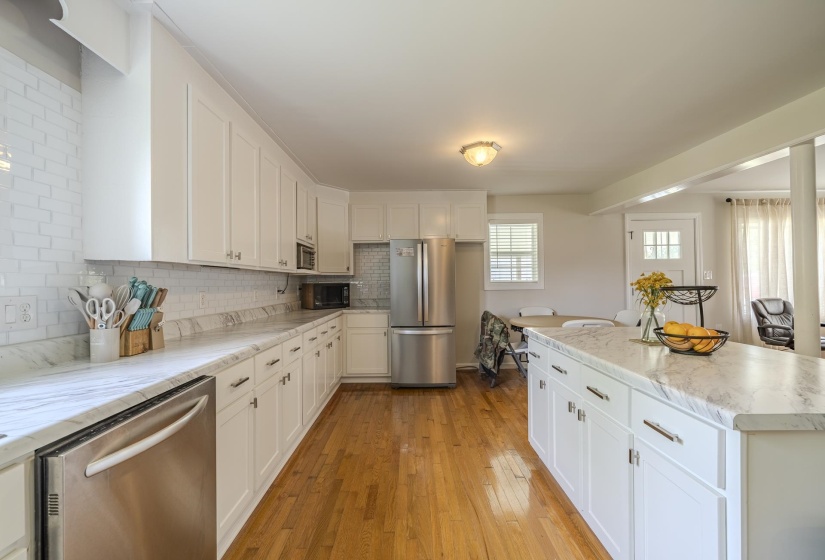 715 PINHOOK DR, Savannah, Tennessee 38372, 3 Bedrooms Bedrooms, 8 Rooms Rooms,2 BathroomsBathrooms,Residential,For Sale,PINHOOK,10220531