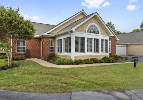 7402 APPLING CLUB CIR, Cordova, Tennessee 38016, 2 Bedrooms Bedrooms, 5 Rooms Rooms,2 BathroomsBathrooms,Residential,For Sale,APPLING CLUB,10220536