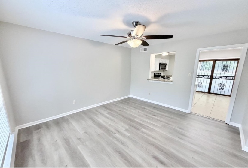 8406 ROCKCREEK PKY, Memphis, Tennessee 38016, 3 Bedrooms Bedrooms, 6 Rooms Rooms,2.1 BathroomsBathrooms,Residential,For Sale,ROCKCREEK,10220537