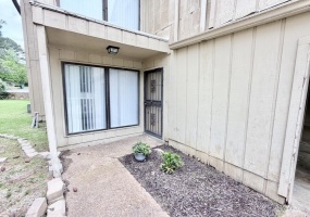 8406 ROCKCREEK PKY, Memphis, Tennessee 38016, 3 Bedrooms Bedrooms, 6 Rooms Rooms,2.1 BathroomsBathrooms,Residential,For Sale,ROCKCREEK,10220537