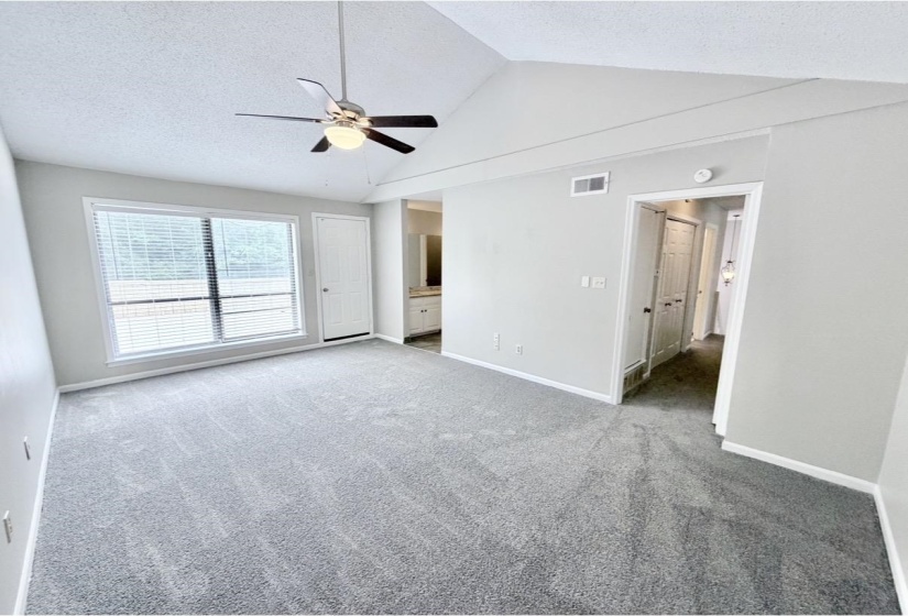 8406 ROCKCREEK PKY, Memphis, Tennessee 38016, 3 Bedrooms Bedrooms, 6 Rooms Rooms,2.1 BathroomsBathrooms,Residential,For Sale,ROCKCREEK,10220537