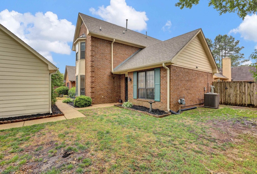 6669 PONDSIDE CIR, Memphis, Tennessee 38119, 3 Bedrooms Bedrooms, 6 Rooms Rooms,2.1 BathroomsBathrooms,Residential,For Sale,PONDSIDE,10220541