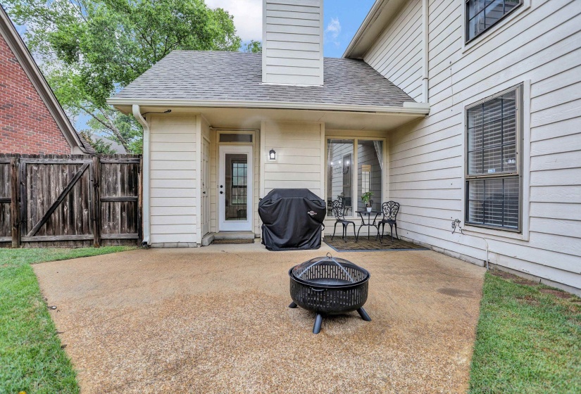 6669 PONDSIDE CIR, Memphis, Tennessee 38119, 3 Bedrooms Bedrooms, 6 Rooms Rooms,2.1 BathroomsBathrooms,Residential,For Sale,PONDSIDE,10220541