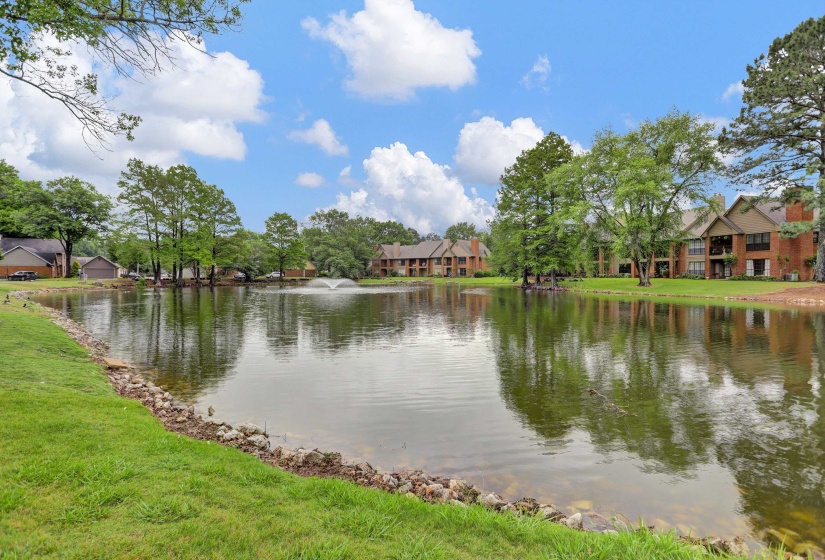 6669 PONDSIDE CIR, Memphis, Tennessee 38119, 3 Bedrooms Bedrooms, 6 Rooms Rooms,2.1 BathroomsBathrooms,Residential,For Sale,PONDSIDE,10220541