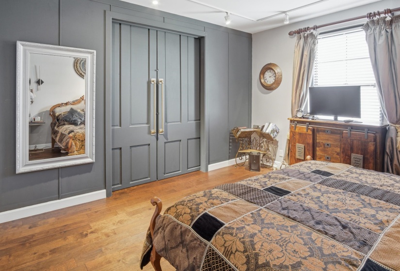 Hardwood-finish flooring complementing a neutral wall palette