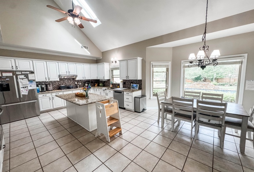850 COLEHERNE DR, Collierville, Tennessee 38017, 4 Bedrooms Bedrooms, 9 Rooms Rooms,2.1 BathroomsBathrooms,Rental Properties,For Sale,COLEHERNE,10220579