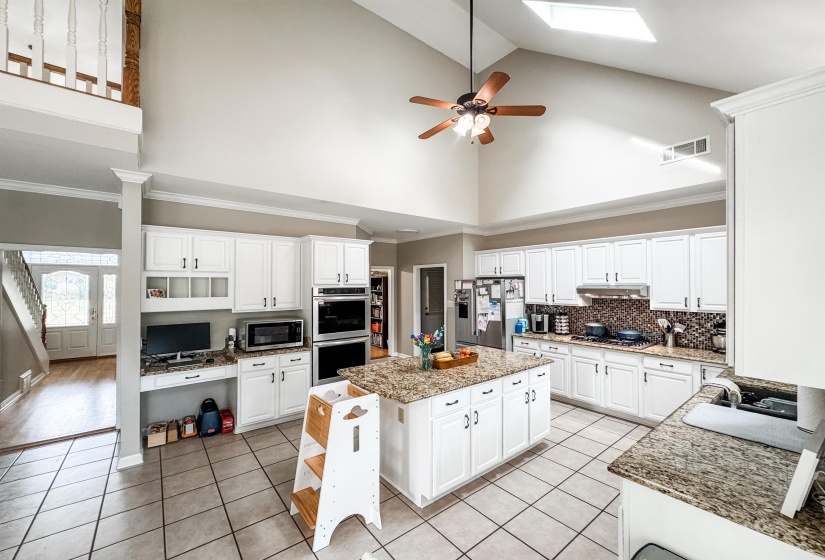850 COLEHERNE DR, Collierville, Tennessee 38017, 4 Bedrooms Bedrooms, 9 Rooms Rooms,2.1 BathroomsBathrooms,Rental Properties,For Sale,COLEHERNE,10220579
