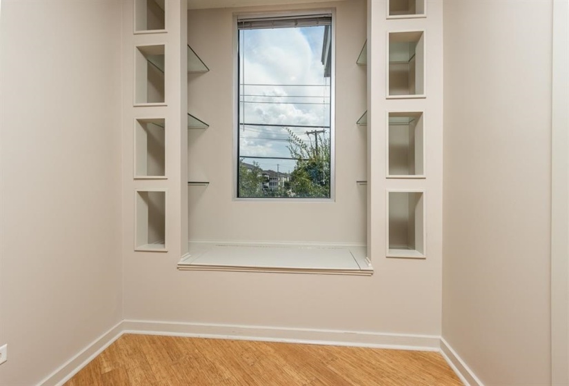 18 GEORGIA AVE, Memphis, Tennessee 38103, 3 Bedrooms Bedrooms, 6 Rooms Rooms,3 BathroomsBathrooms,Rental Properties,For Sale,GEORGIA,10220589