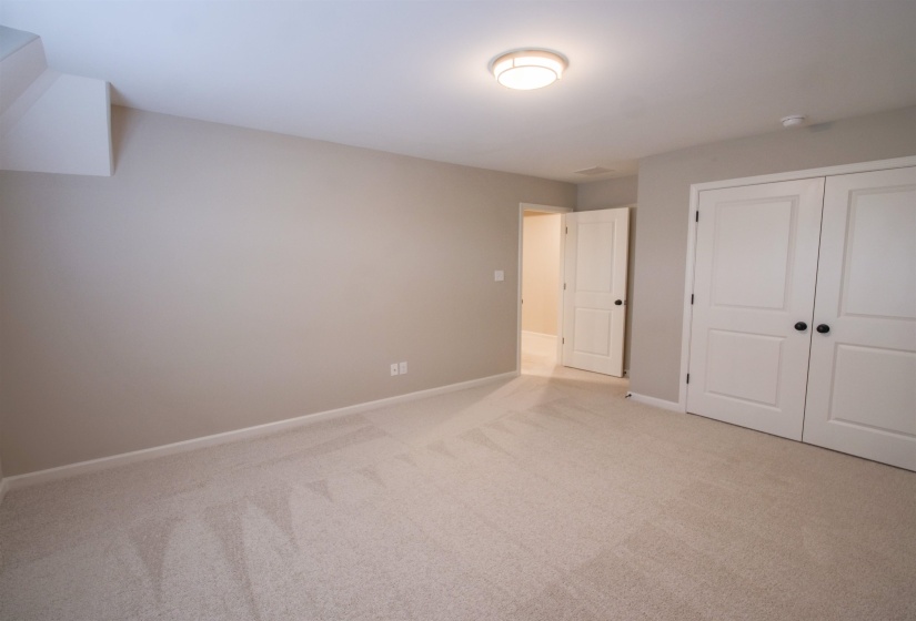 9568 GRAYS HOLLOW DR, Cordova, Tennessee 38018, 5 Bedroom Bedrooms, 11 Room Rooms,3.1 BathroomBathrooms,Residential,For Sale,GRAYS HOLLOW,0,10208558