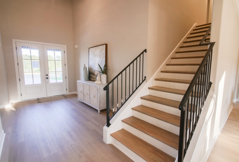 9568 GRAYS HOLLOW DR, Cordova, Tennessee 38018, 5 Bedroom Bedrooms, 11 Room Rooms,3.1 BathroomBathrooms,Residential,For Sale,GRAYS HOLLOW,0,10208558