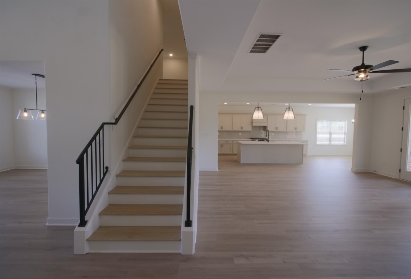 9562 GRAYS HOLLOW DR, Cordova, Tennessee 38018, 5 Bedroom Bedrooms, 11 Room Rooms,3 BathroomBathrooms,Residential,For Sale,GRAYS HOLLOW,0,10208563