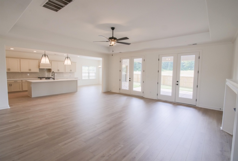 9562 GRAYS HOLLOW DR, Cordova, Tennessee 38018, 5 Bedroom Bedrooms, 11 Room Rooms,3 BathroomBathrooms,Residential,For Sale,GRAYS HOLLOW,0,10208563