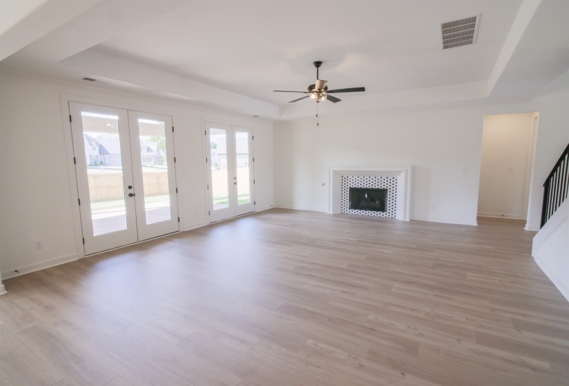 9562 GRAYS HOLLOW DR, Cordova, Tennessee 38018, 5 Bedroom Bedrooms, 11 Room Rooms,3 BathroomBathrooms,Residential,For Sale,GRAYS HOLLOW,0,10208563
