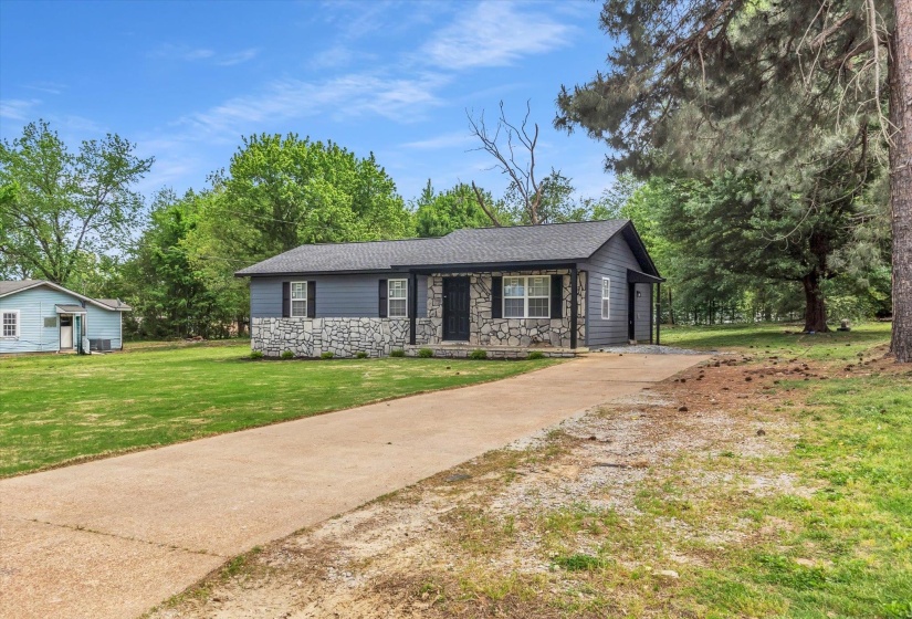 129 TATLOCK CIR, Covington, Tennessee 38019, 3 Bedroom Bedrooms, 4 Room Rooms,1 BathroomBathrooms,Residential,For Sale,TATLOCK,0,10219340